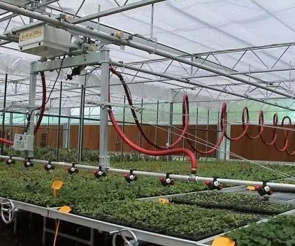 Χειροκηπίο υδροπονικής σποράς με ελεγχόμενο περιβάλλον